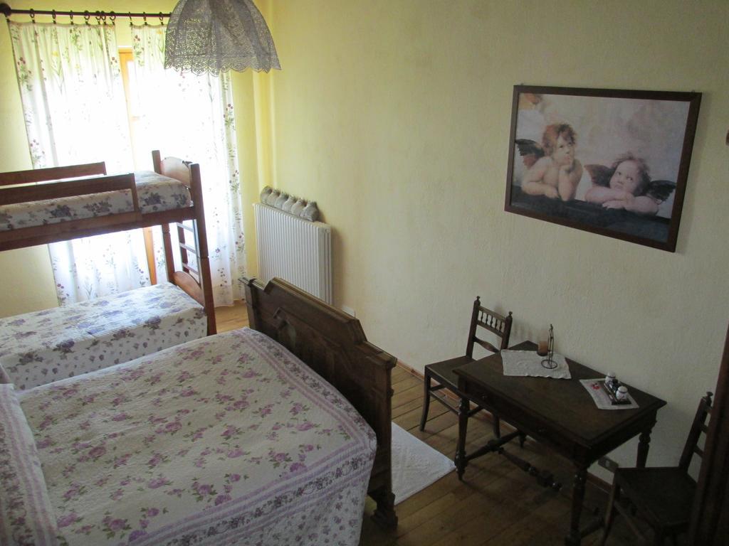 Agriturismo Arcobaleno Hotell Aramengo Rum bild