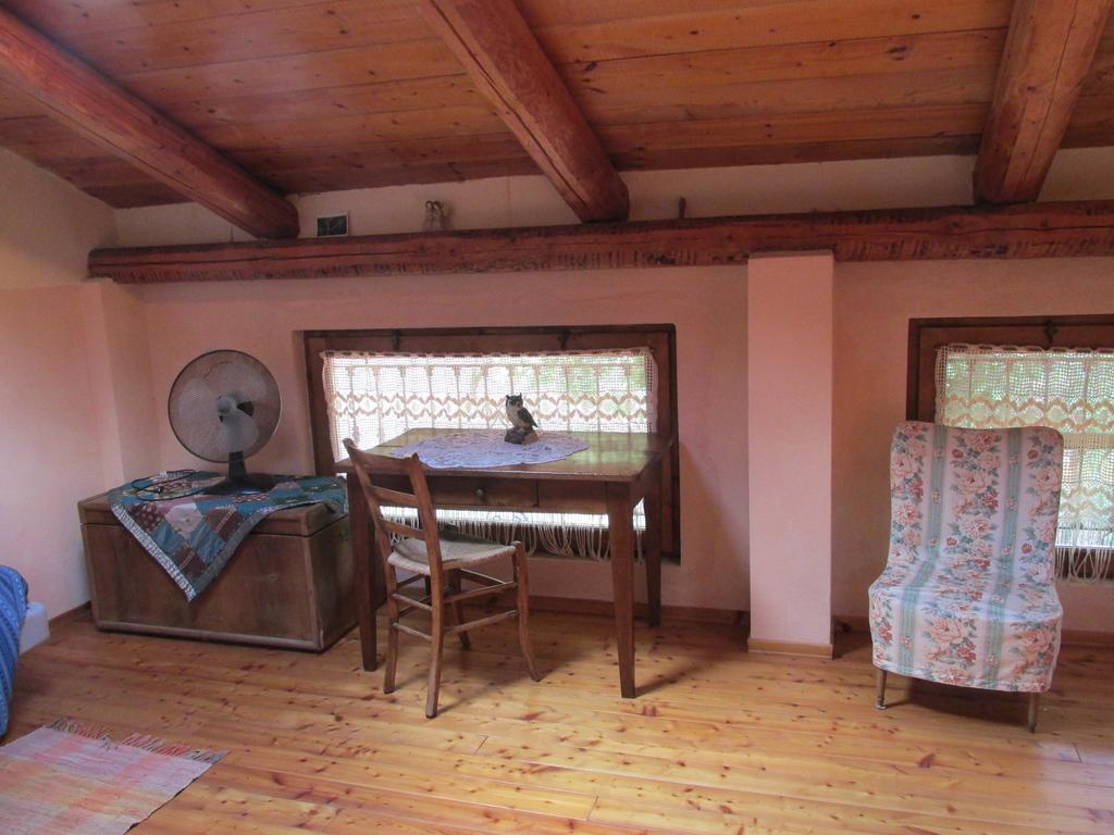 Agriturismo Arcobaleno Hotell Aramengo Rum bild